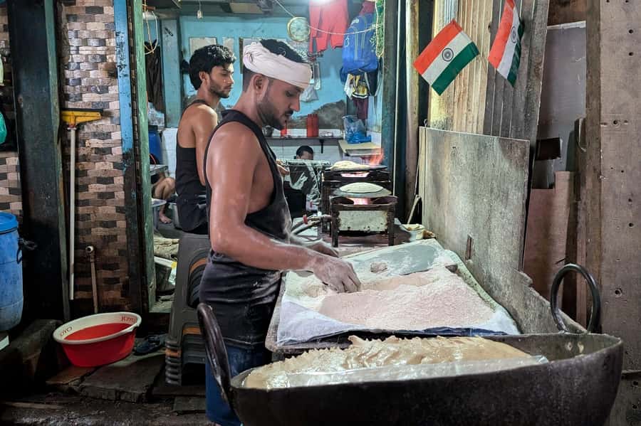 Mumbai: Dharavi Slumdog Tour -See the real Slum with a Local - Safety, respect, and privacy: what “safe to visit” means in practice