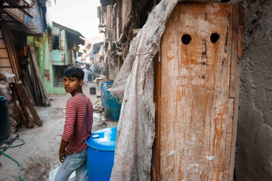 Mumbai: Dharavi Tour Including Car Transfer - Kumbhar Wada’s 150-year pottery lane