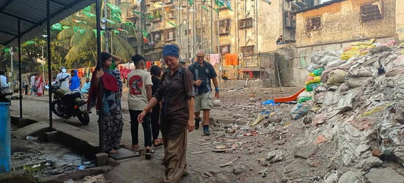 Mumbai: Dhobi Ghat Laundry and Dharavi Slum Tour with Local - Choosing a guide: names you might hear and why it matters