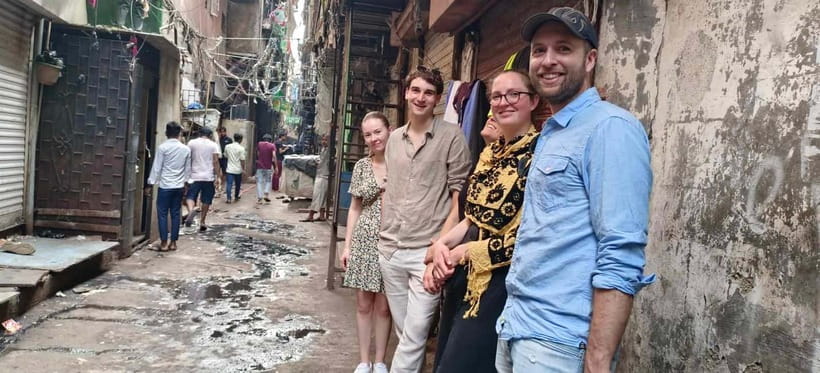 Mumbai: Dhobi Ghat Laundry and Dharavi Slum Tour with Local - Safety and respect: how this tour avoids turning voyeuristic