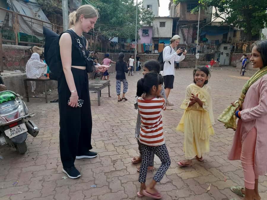 Mumbai:Dhobi Ghat Laundry,Dharavi Slum & Flower market Tour - Key things that make this tour work