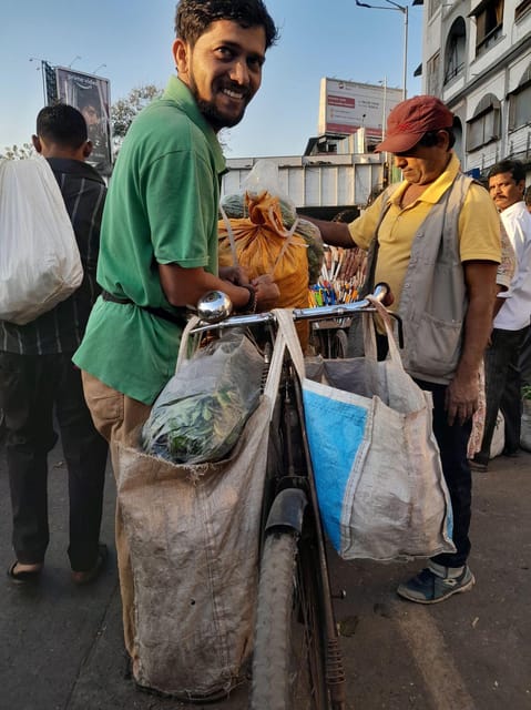 Mumbai:Dhobi Ghat Laundry,Dharavi Slum & Flower market Tour - Price and value: $9 is the real selling point
