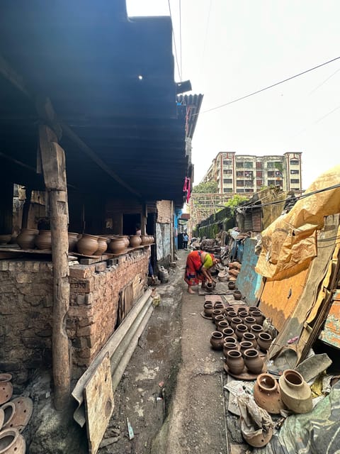 Mumbai: Discover India's Largest Slum -A Local's Perspective - Embroidery units: small details that take serious time