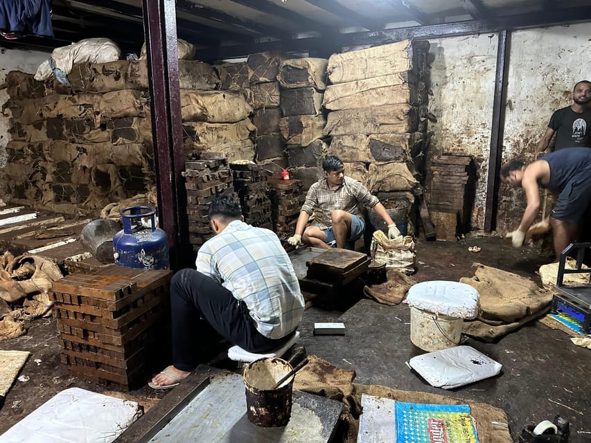 Mumbai: Discover India's Largest Slum -A Local's Perspective - Slumdog Millionaire filming locations: how pop culture met local streets