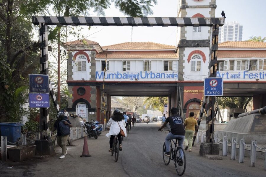 Mumbai: Early Morning Bicycle Tour - Guides, group support, and safety you can actually feel