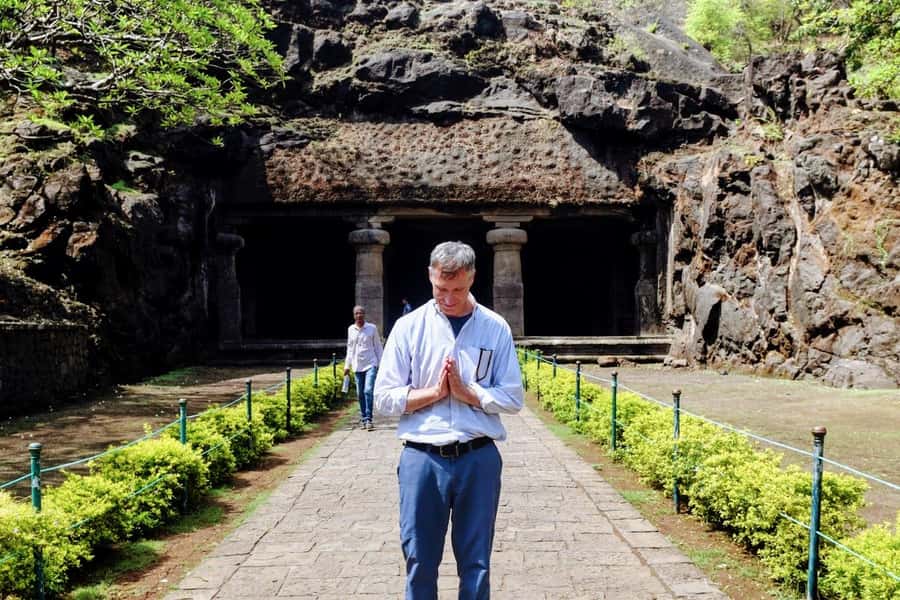 Mumbai: Elephanta Caves: Island Tour With Options - A guide who connects myths to what you see