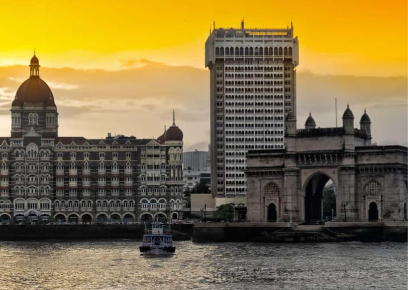 Mumbai: Elephanta Caves Private Tour with Ferry Ride - Starting at the Gateway of India: the most important first step
