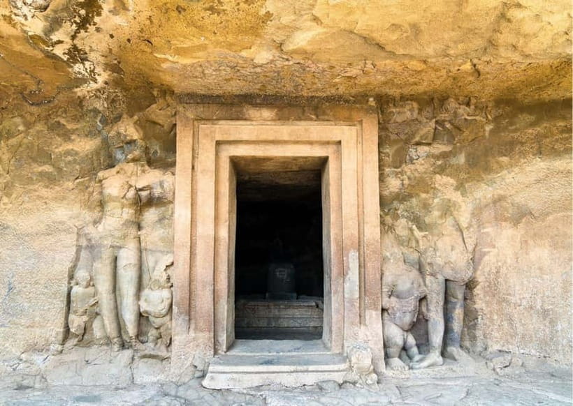 Mumbai: Elephanta Caves Private Tour with Ferry Ride - Inside the caves: what you’re actually looking at