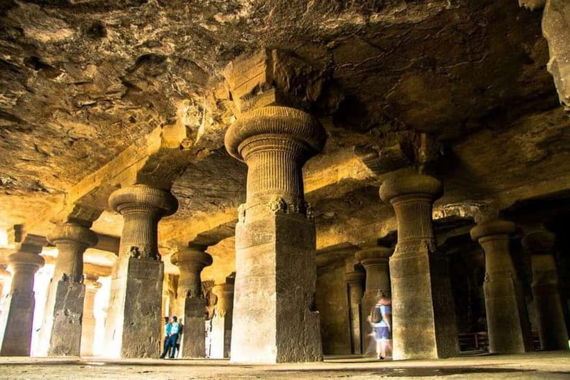 Mumbai: Elephanta Caves Tour with Ferry - Gateway of India: your easy landmark start and photo backdrop