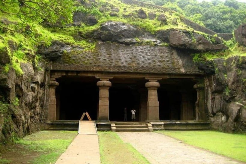 Mumbai: Elephanta Caves Tour with Ferry - Elephanta plus guided dynastic stories: what your guide really adds