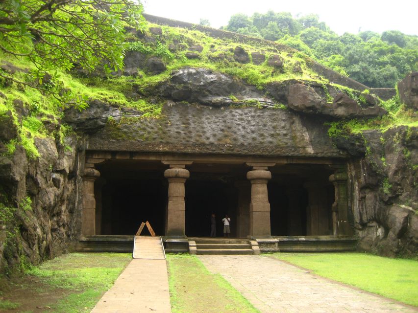 Mumbai: Elephanta Island and Elephanta Caves Guided Tour - The ride to Elephanta Island: sea views before the stones
