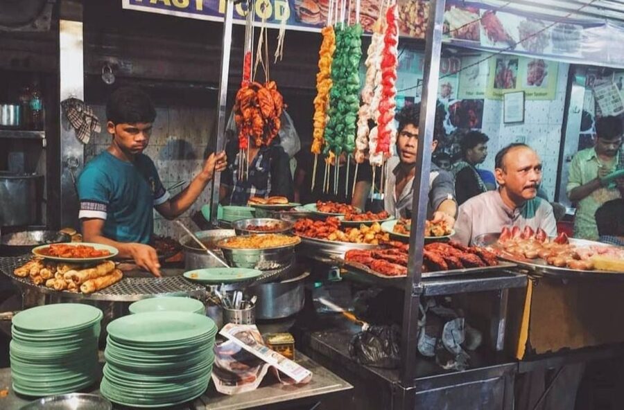 Mumbai: Evening Local Street Food Tour with Sightseeing - Why an evening street-food loop makes sense in Mumbai