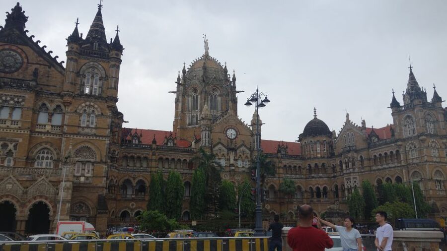 Mumbai: Full-Day Private Sightseeing Tour - Malabar Hill, temples, Antilia, and the art of quick photo stops