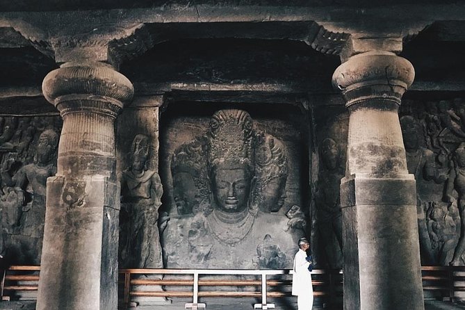 Mumbai Gems: 2-Day Private Tour with Elephanta, Slum & Dabbawala - City tour stops: Gateway, Taj Mahal Palace, Marine Drive, Hanging Gardens