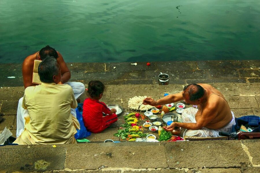Mumbai: Guided City Sightseeing Tour - Crawford Market to Marine Drive: Markets for Senses, Sea Views for Calm