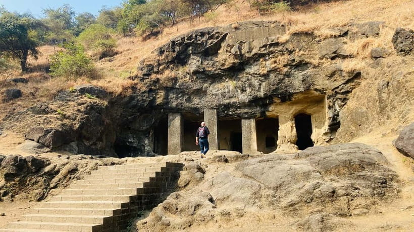 Mumbai: Half Day Elephanta Caves Guided Tour with Ferry Ride - Entering the UNESCO Elephanta Caves and its 5th–7th century context