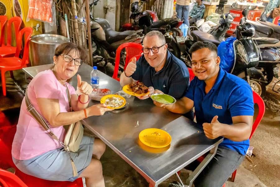 Mumbai Heritage, Street Food & Bazaar Walking Tour - The food spread: what you’ll likely taste