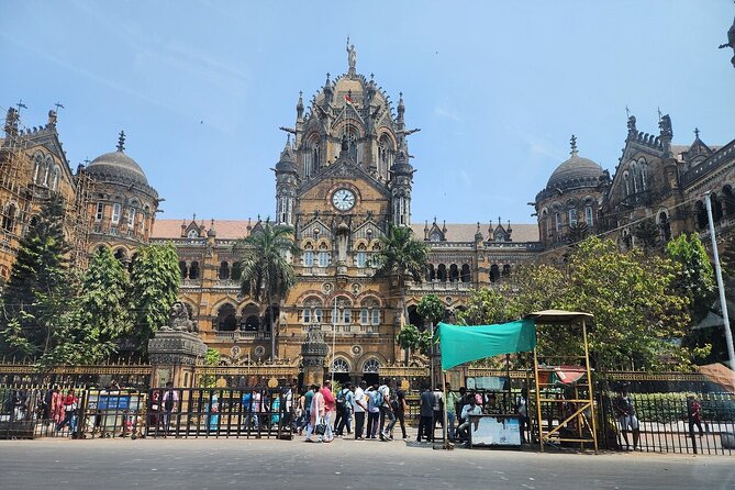 Mumbai Heritage Walk and Elephanta Caves Experience - Pickup, Tickets, and Group Size: What Matters Day-of