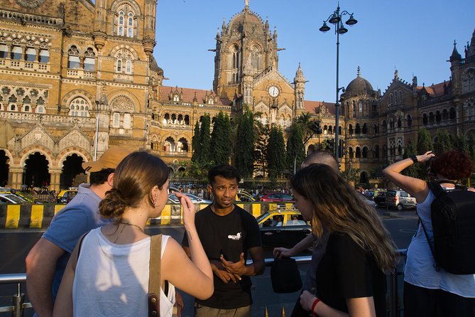 Mumbai Heritage Walking Tour of Colaba and Fort - Gateway of India: The Monument That Shapes the Waterfront