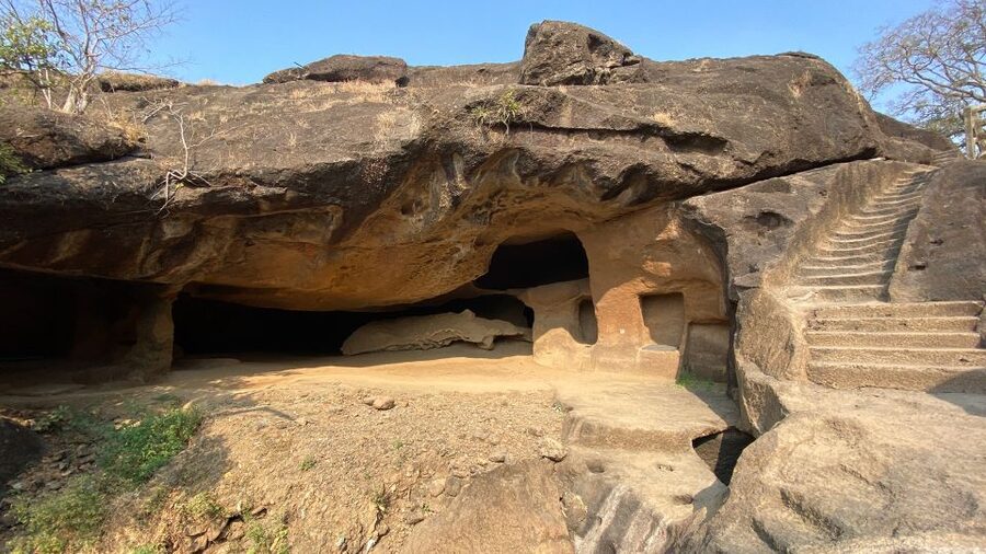 Mumbai: Kanheri Caves and The Golden Pagoda Temple - Trading Traffic for Basalt and Gold: The Big Idea