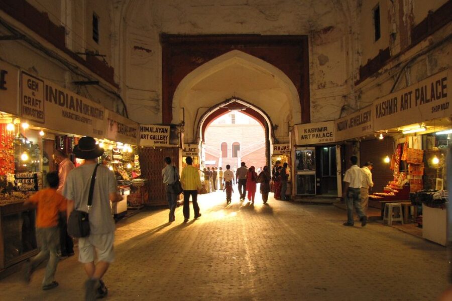 Mumbai: Magical Markets Tour - Chor Bazaar and Mangaldas: antiques, furniture, and silk from 1893