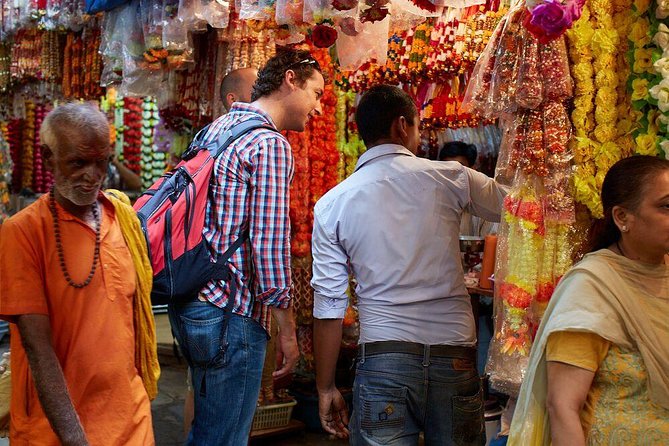 Mumbai Markets and Temples Tour - Route reality: walking time, crowds, and how to enjoy the pace