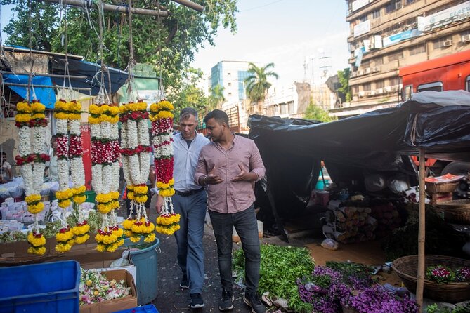 Mumbai Morning Market Tour of Flowers, Fish, and More - Dhobi Ghat: seeing open-air laundry at full scale