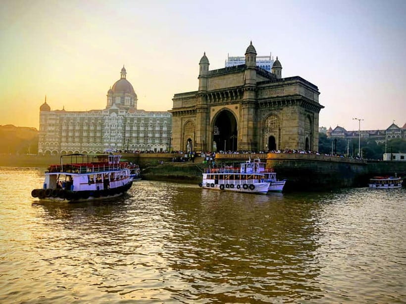 Mumbai Night Lights & Iconic Sights Tour - Starting at Gateway of India and Letting the Sea Set the Mood