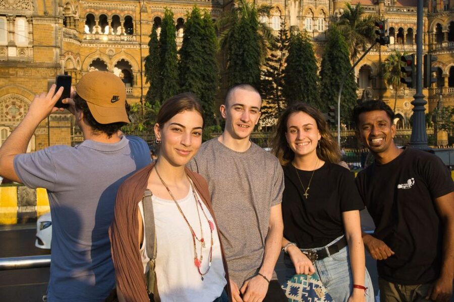 Mumbai: Private Bollywood Tour with Mumbai Sightseeing - Chhatrapati Shivaji Terminus and the colonial-era sight trail
