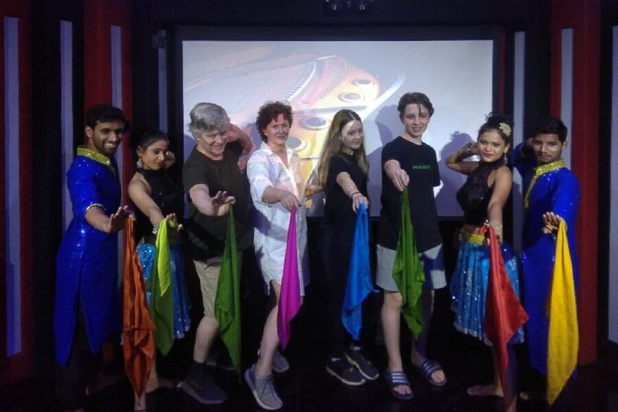 Mumbai: Private Bollywood Tour with Mumbai Sightseeing - Dhobi Ghat and Mani Bhavan: seeing Mumbai’s everyday work and memory
