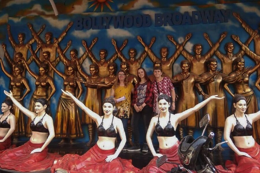 Mumbai: Private Bollywood Tour with Mumbai Sightseeing - Bollywood city stops: more than photo ops