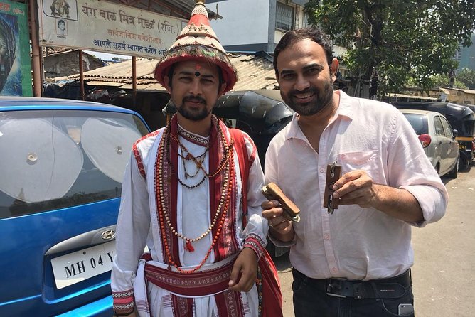 Mumbai Private Cultural Tour with Lunch and Transport - Juhu Beach and the street-food reality check