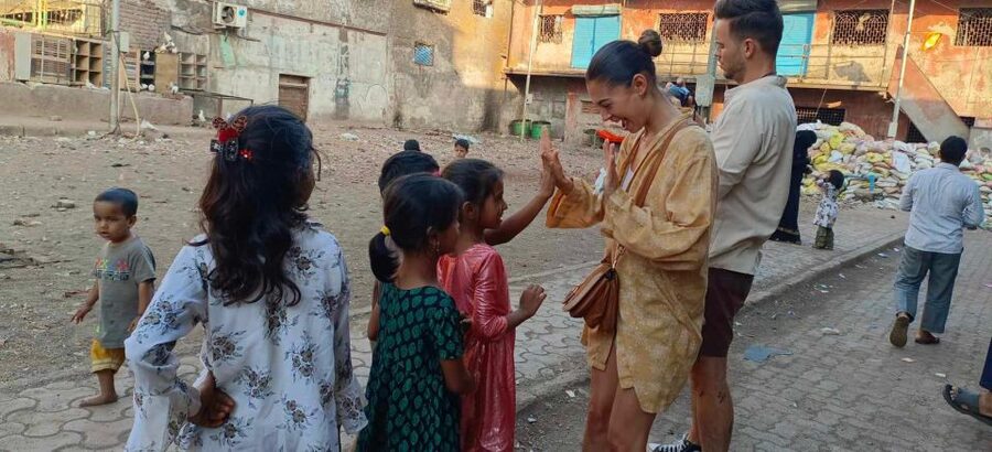 Mumbai: Private Dharavi Slum Tour by a Local with Pickup - Key things you will notice right away