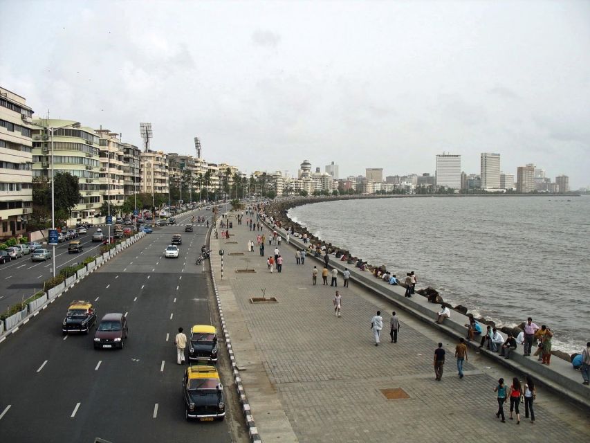 Mumbai: Private or Group City Guided Sightseeing Tour - Crawford Market and the shopping-value angle that many people like