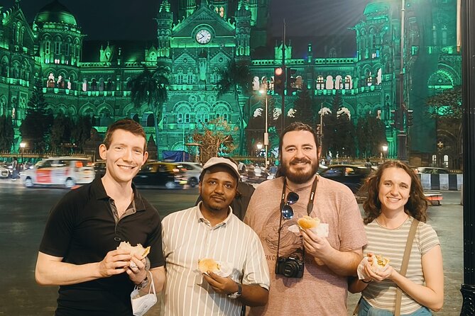 Mumbai Private Sightseeing With Slum Tour - Gateway of India and Sassoon Dock: where sea views meet real commerce