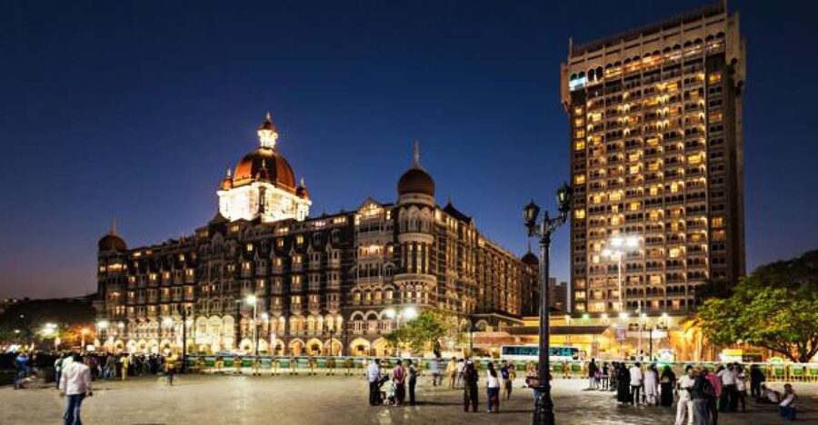 Mumbai: Private Walking Tour with a Local - Why a Lokafyer walk beats a checklist in Mumbai