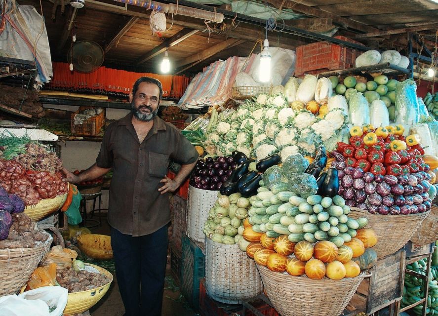 Mumbai: Private Walking Tour with a Local - Pickup that saves time (Cusrow Baug and Apollo Bandar)
