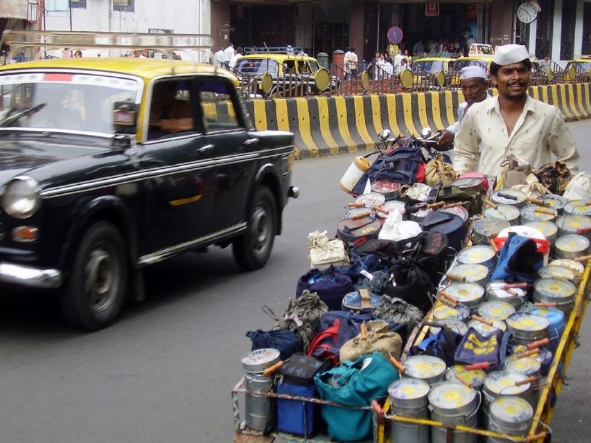 Mumbai: Public Transportation Tour - Dadar Flower Market: A Sensory Market Stop Made for Walking