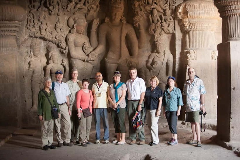Mumbai: Same Day Tour of Ajanta & Ellora Cave's - Getting there: the Aurangabad airport meet-up system
