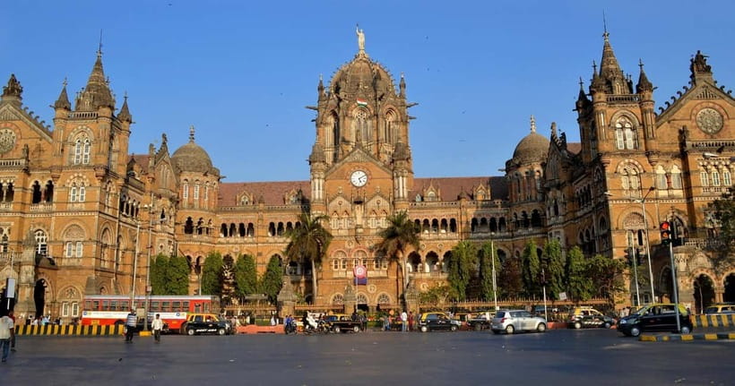 Mumbai: South Mumbai Heritage Walking Guided Tour - Watson’s Hotel and the cast-iron story: design you can spot up close