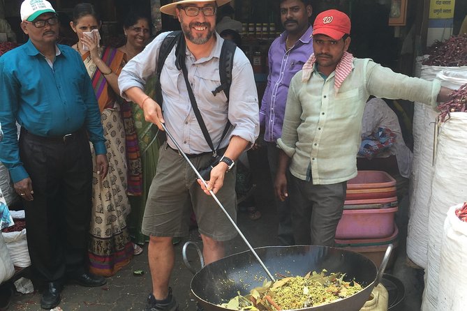 Mumbai Spice Markets and Bazaars Tour with Guide and Transport - Chor Bazaar: the Thieves Market you’ll actually want to walk