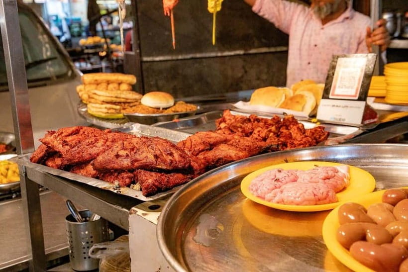 Mumbai: Street Food and Night Markets Tour - Girgaon Food Tasting: Your First Round of What Mumbai Is Cooking