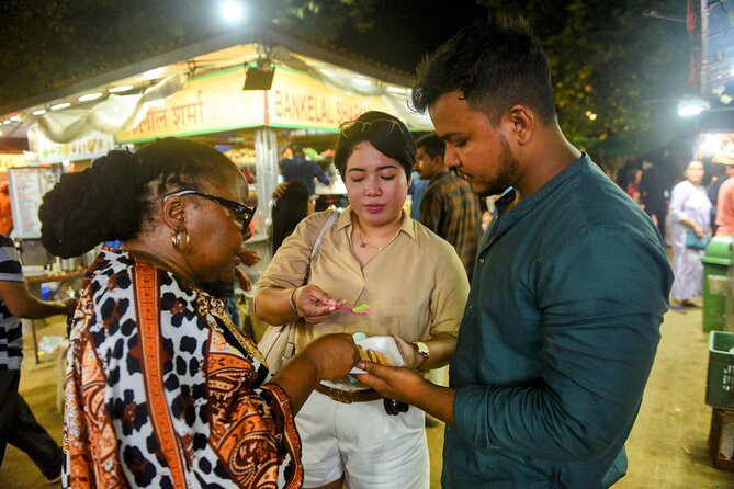 Mumbai Street Food & Bazaar Tour with Local Transport - Getting oriented fast: Gateway of India, UNESCO architecture, and Oval Maidan