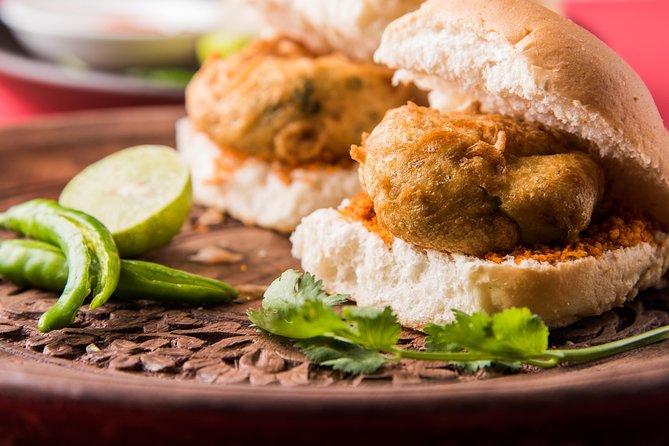 Mumbai Street Food Crawl (2 Hours Guided Food Tasting Tour) - The lineup: vada pav, bhel, dabeli, samosas, and the chat lane crunch