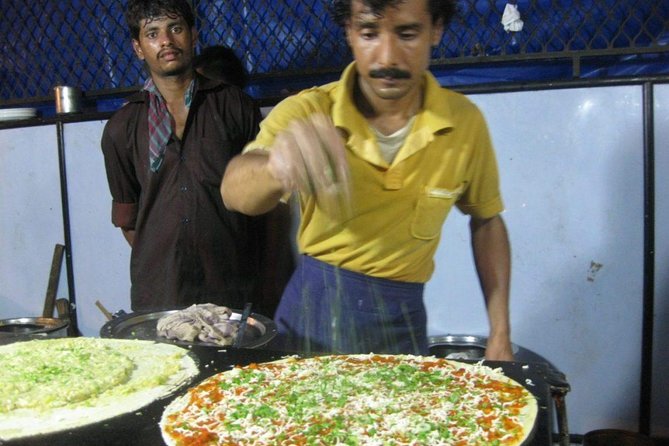 Mumbai Street Food Safari - Chowpatty Beach: pani puri, bhel puri, and dosa by the Arabian Sea