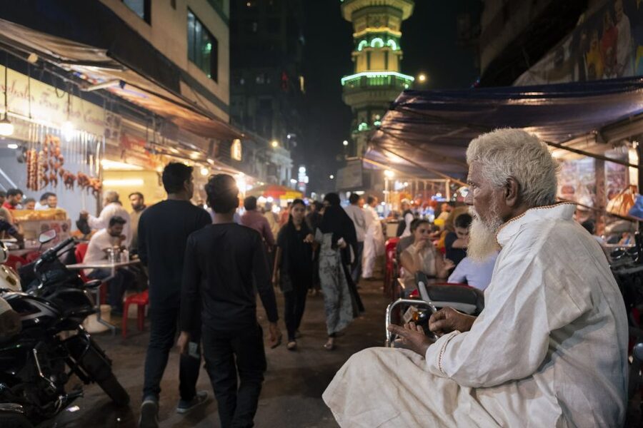 Mumbai: Street Food Tour - Guides make the difference: named hosts, safety, and street-smart ordering
