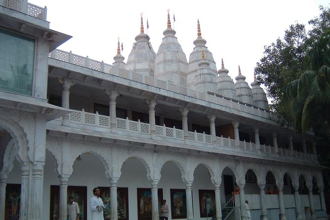 Mumbai Temple Tour in Private Vehicle - Door-to-door pickup and the real comfort of being driven