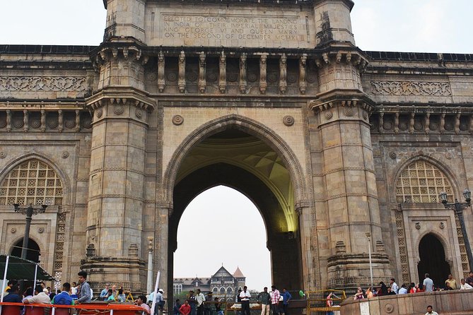 Mumbai Tours for Cruise Travellers (Private & Group Options) - Marine Drive and the Colaba Area: Photos, People, and Quick Walks