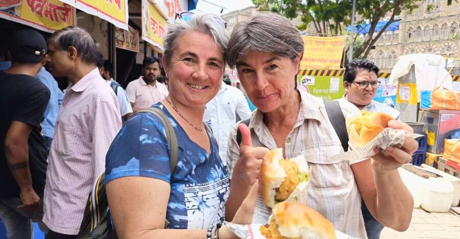 Mumbai Walking Tour with Local Snacks - The 2-hour plan: how 8–10 stops works in real life