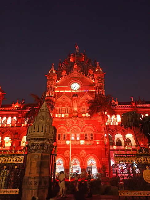 Night Tour: Mumbai’s Nights & Buzzing Bazaars - Dhobi Ghat: a quick photo stop with big real-world atmosphere